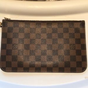 LV clutch barely used